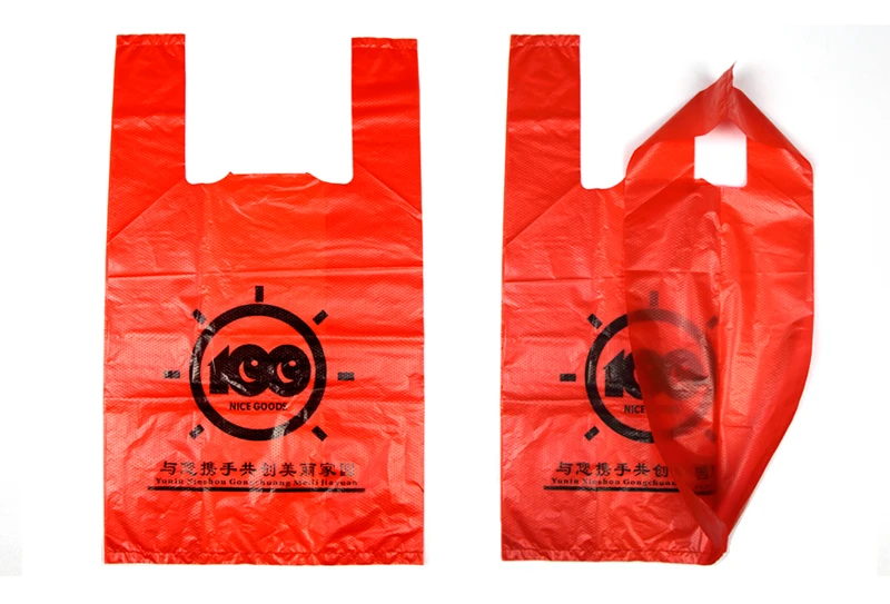 T-shirt vermelho Sacos de compras Red T-shirt Shopping Bags